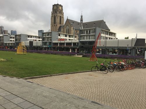 Binnenrotte zicht op kerk