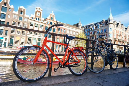 Zo wordt de Amsterdamse deelfiets een succes