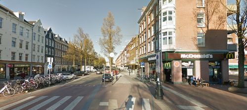 Amsterdamse fietsers op de rijbaan