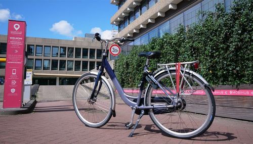 Gratis parkeren, maar dan wel op de deelfiets!
