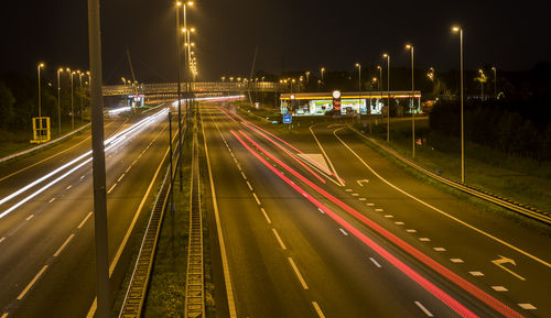 Besluit 's nachts snelwegverlichting weer aan slecht voor natuur